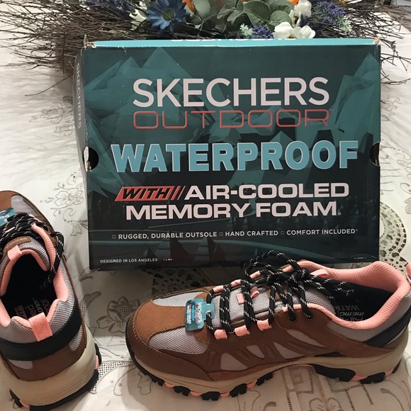 skechers waterproof tennis shoes